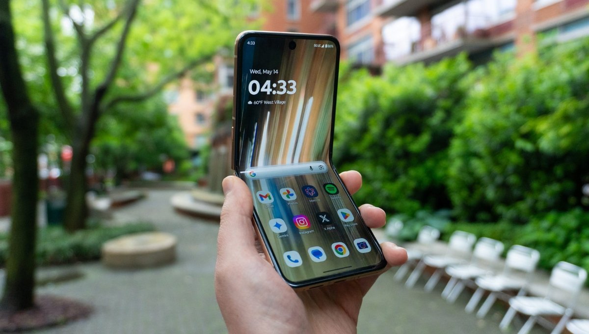 Motorola Razr 2025: फोल्डेबल डिज़ाइन के साथ 50MP कैमरा और 4500mAh बैटरी, कीमत ₹89,999 से शुरू